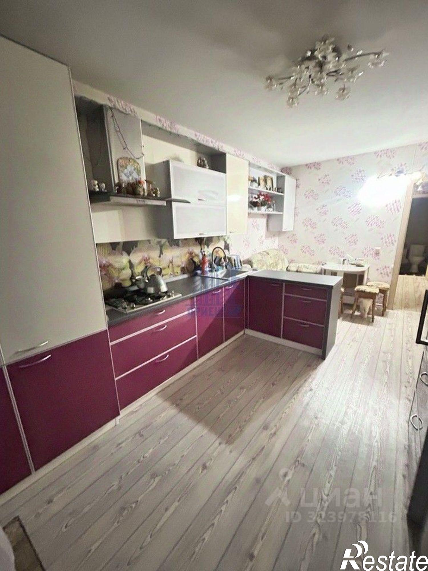 Купить квартиру за 10 000 000 рублей на ул Южная, 1