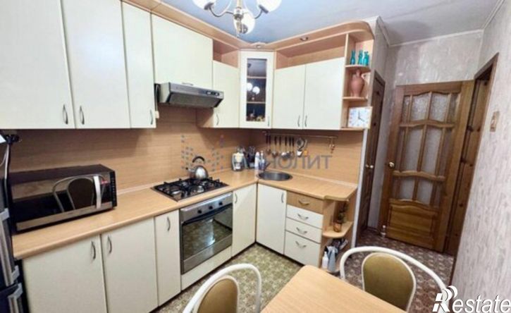 3-комн квартира улица Строителей, 10,  д. 10