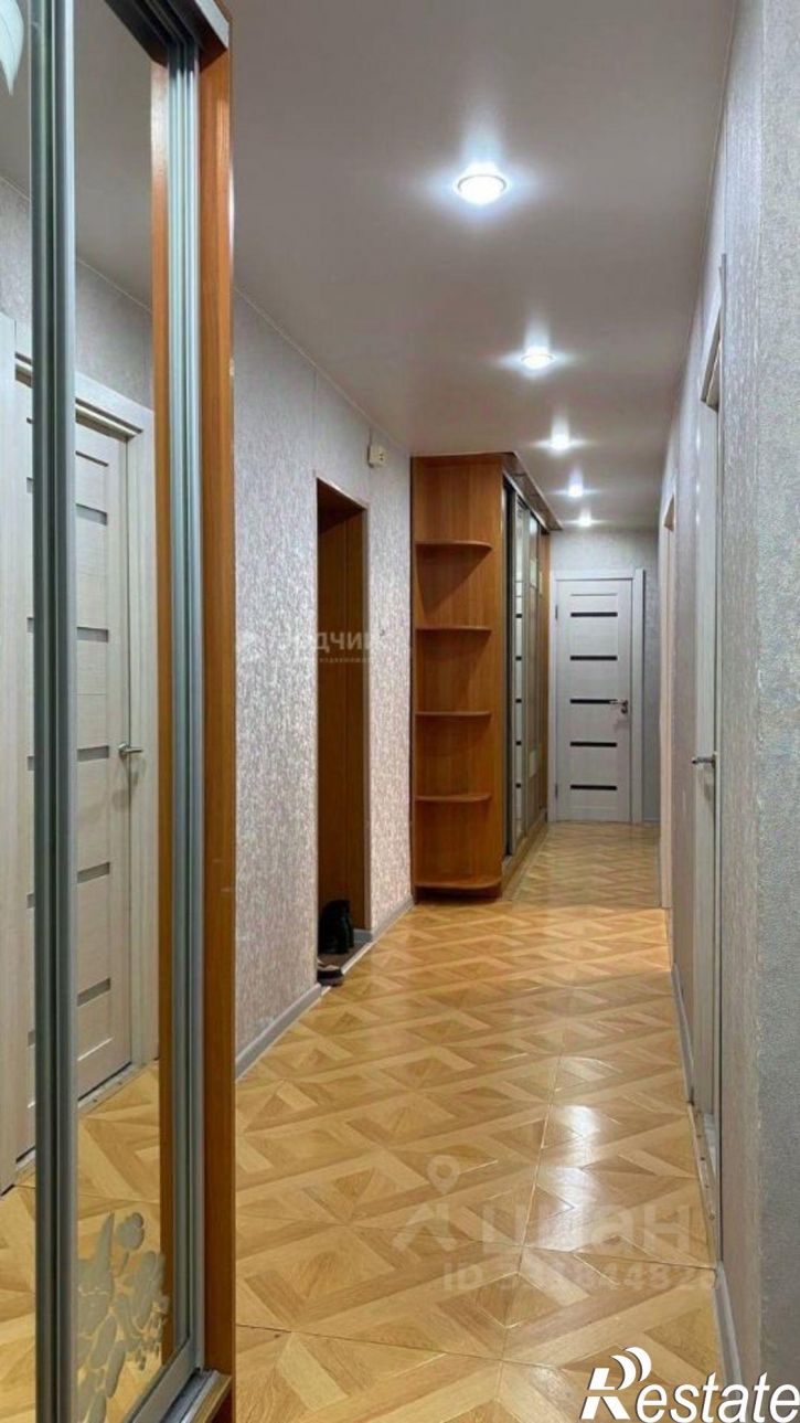 4-комн квартира ул Строителей, 42,  д. 42