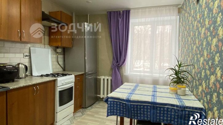 4-комн квартира ул Строителей, 42,  д. 42