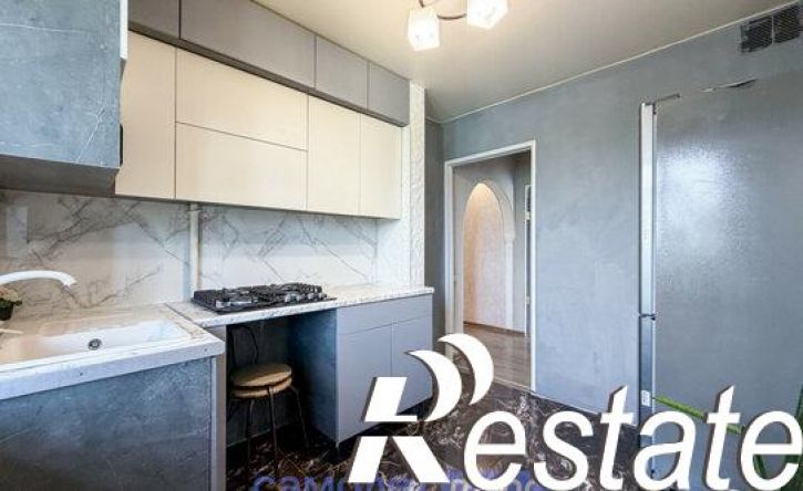 4-комн квартира Коммунистическая улица, 25,  д. 25