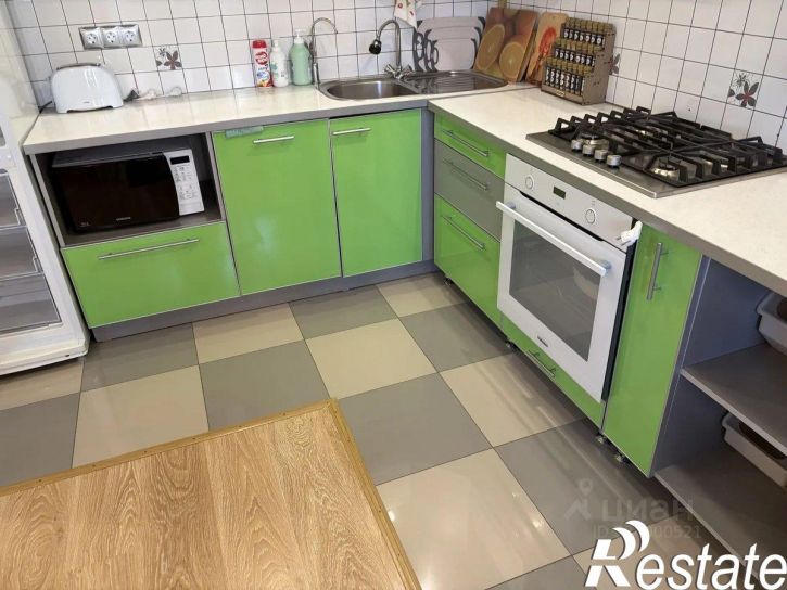 2-комн квартира улица Строителей, 12,  д. 12