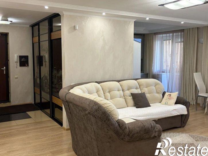 2-комн квартира улица Строителей, 12,  д. 12