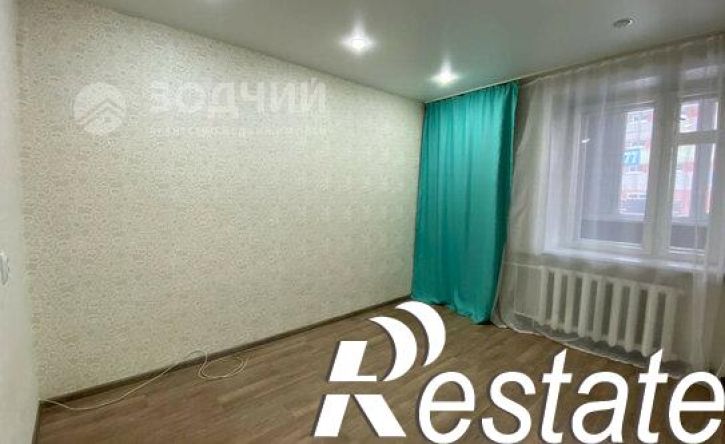 4-комн квартира улица Строителей, 42,  д. 42